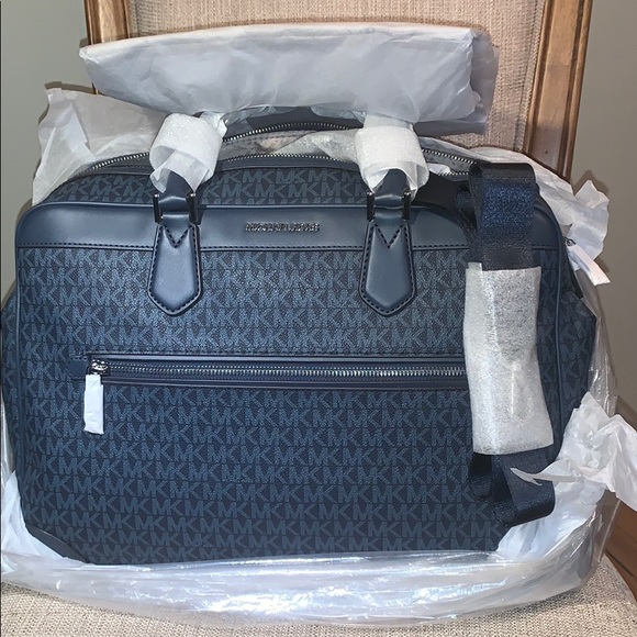 Michael Kors Admiral Blue Weekender - Picture 2 of 9